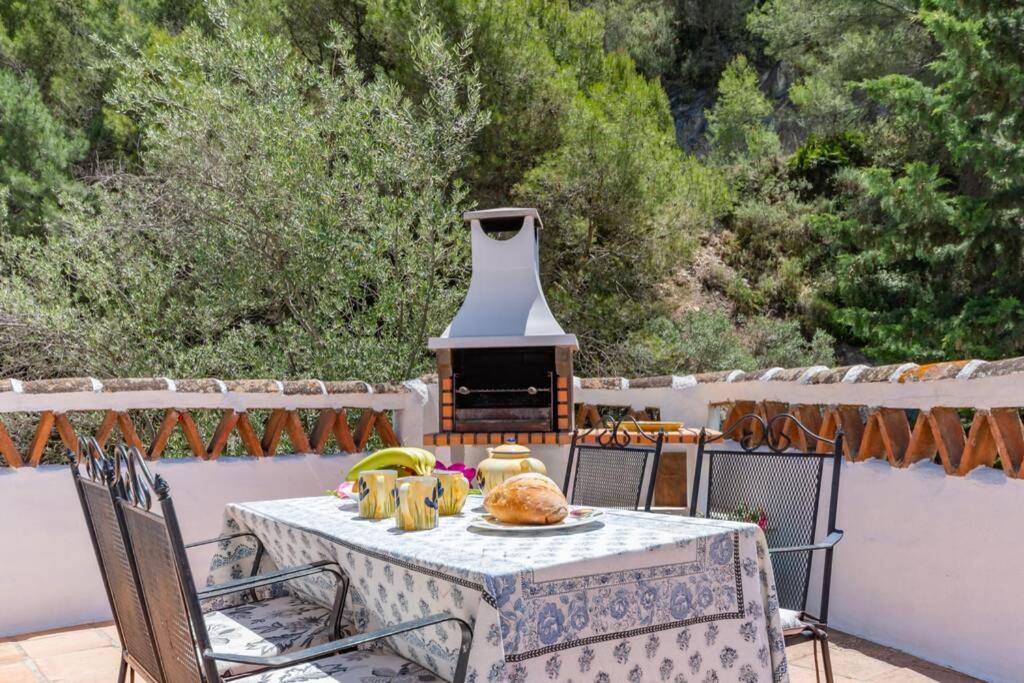 Casa Rosa, Con Encanto Y Piscina Climatizada Frigiliana Exteriör bild